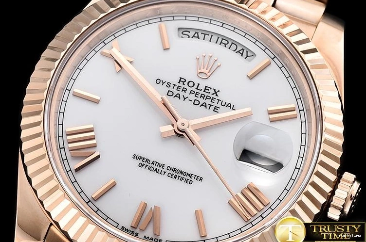 0213 RDD0218A – DayDate 40mm Casual 690